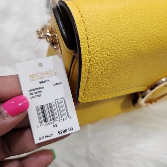 💛🔹️Michael Kors🔹️ Wanda crossbody Chain Bag Yellow Citrus - Picture 8 of 9